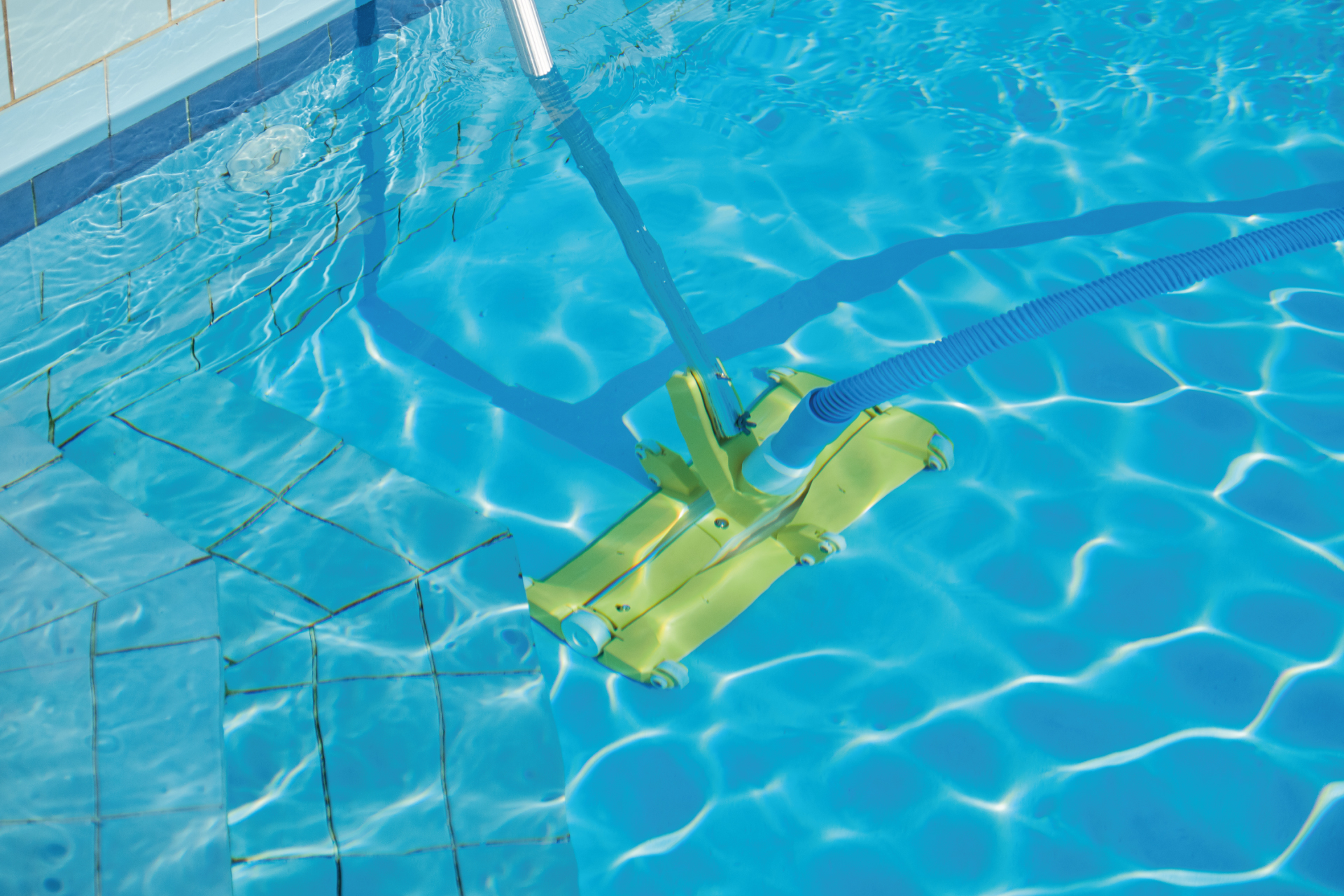 Pulizia e Manutenzione Piscine