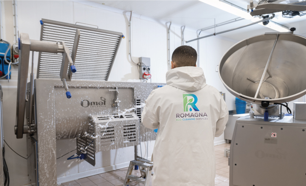 Romagna Eco-Cleaning Services - Pulizia Macchinari Industriali e Agricoli